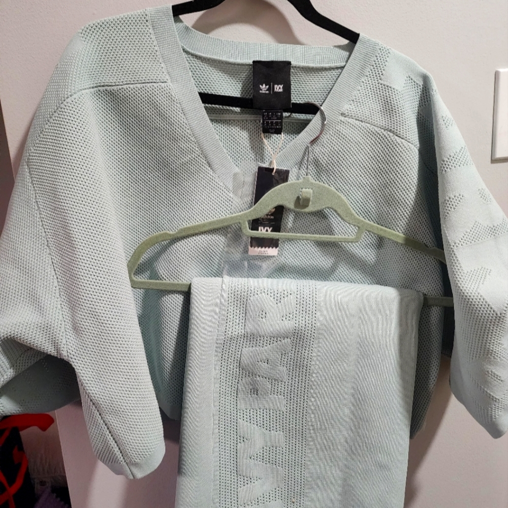 Ivy Park 2x mint green knit crop jersey and skirt